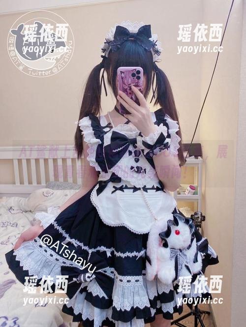 AT鲨献上吉他妹妹独特的COS合集，展现青春和乐趣的完美瞬间！