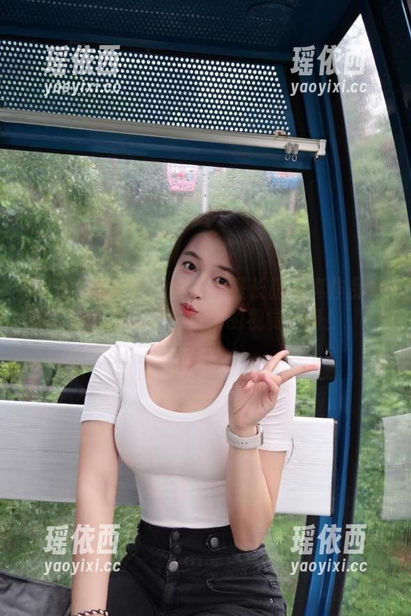 IMZSOCK爱美足 - 小曼长腿写真作品合集，为你带来极致的视觉享受！