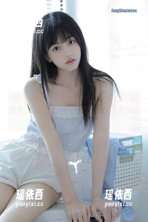 IMiss爱蜜社 - 跟随sugar小甜心CC的脚步，欣赏她的JK私拍套图带来的视觉盛宴