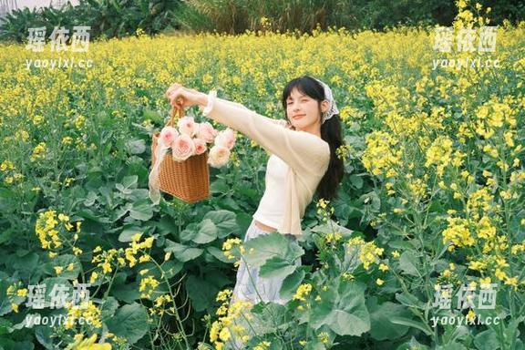 IMiss爱蜜社 - 最新写真集亮相，小狐狸Sica短裤造型展现独特时尚，让你为之倾倒