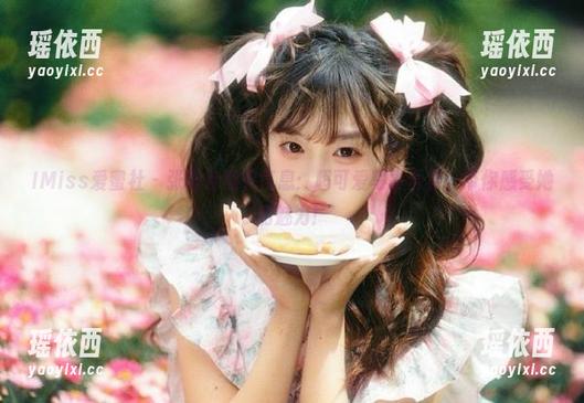 IMiss爱蜜社 - 张思允黑色气息：超可爱写真合集，带你感受她的魅力！
