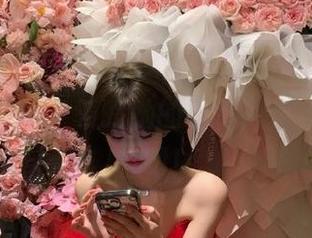 MFStar模范学院 – 观看SiByl李思宁短裙写真合集，领略她的时尚风潮与无穷创意吧！