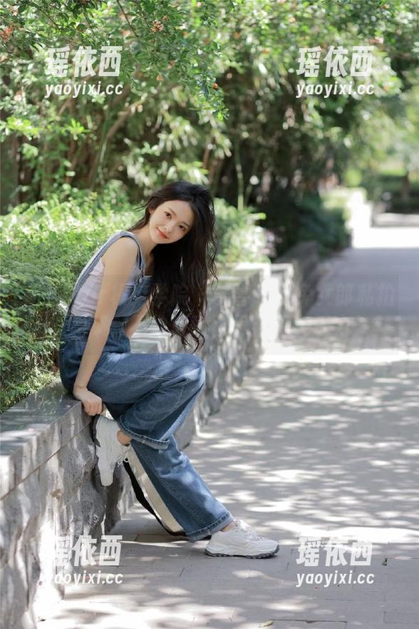 MFStar模范学院 - 吴雪瑶的兔女郎私拍图集：不怕自嘲，尽显真实魅力