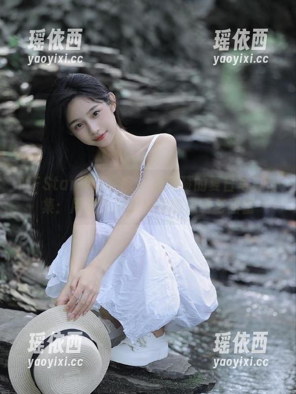 MFStar模范学院-夏玲蔓 MFStar模范学院 - 夏玲蔓的夏日写真合集:用镜头捕捉瞬间的温暖与甜蜜