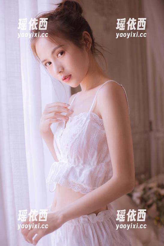 MFStar模范学院 - 小奶瓶呜呜全套制服写真，快来下载，给你温暖的陪伴！