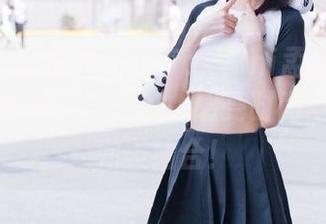 MiStar魅妍社 – 与FoxYini孟狐狸一同欣赏私房牛仔裤图包，感受时尚与舒适的完美结合！