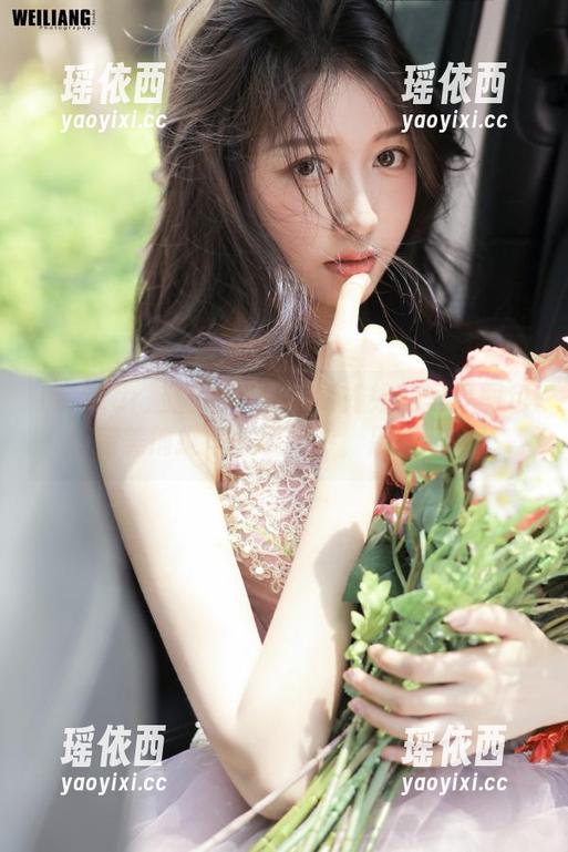 MiStar魅妍社-雪千紫 MiStar魅妍社 - 雪千紫姐姐的写真图包,完美捕捉每一缕光影,别眨眼哦!