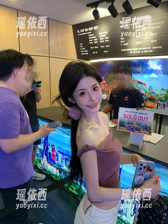 MyGirl美媛馆 - Laura张小妮连衣裙主题摄影合集，呈现经典瞬间的精彩图册