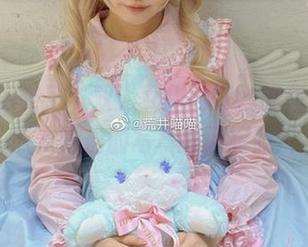 Nyako喵子与双人女仆的奇妙旅程，尽情欣赏她们的写真与闪耀照片