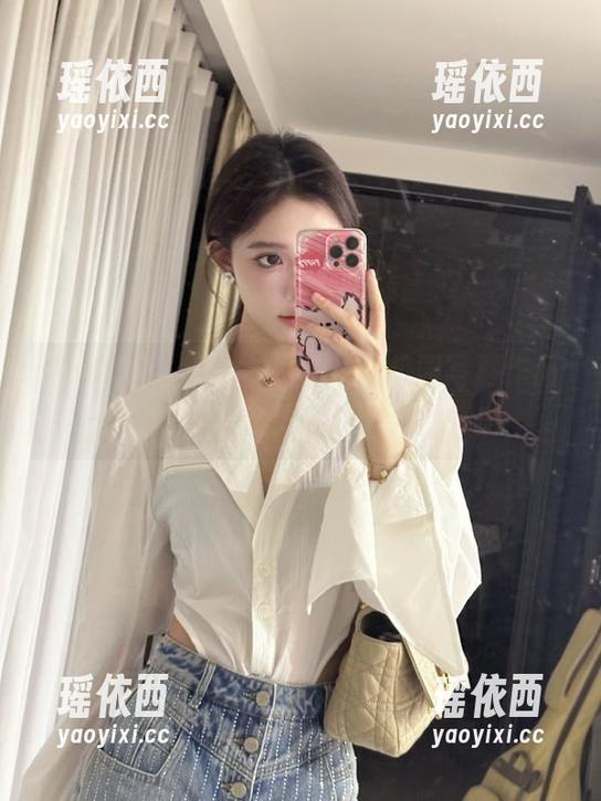 Pary学生模拍-婉华 Pary学生模拍 - 婉华最新校园写真作品集:在每个瞬间寻找艺术的灵感
