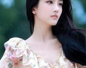 PoppaChan分享纳西妲写真作品，用光影描绘出青春的无限可能！
