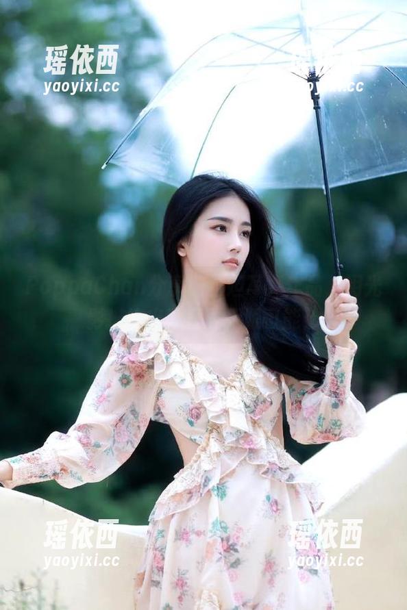 PoppaChan PoppaChan分享纳西妲写真作品,用光影描绘出青春的无限可能!