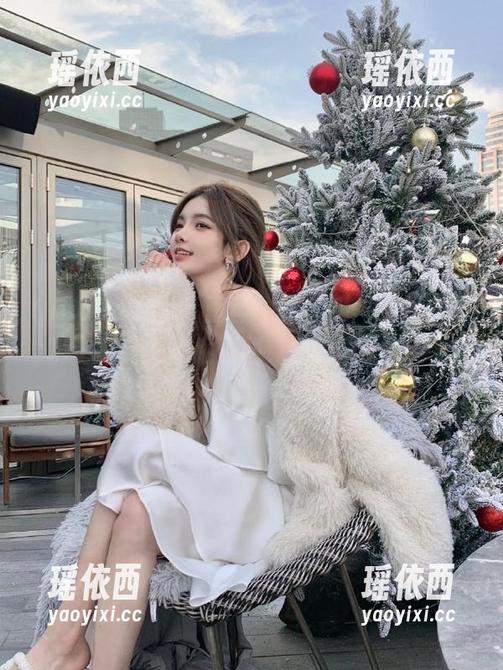 QingDouKe青豆客-谭晓彤 QingDouKe青豆客 - 让我们一起分享谭晓彤的完美美足原图,惊艳你的眼球!