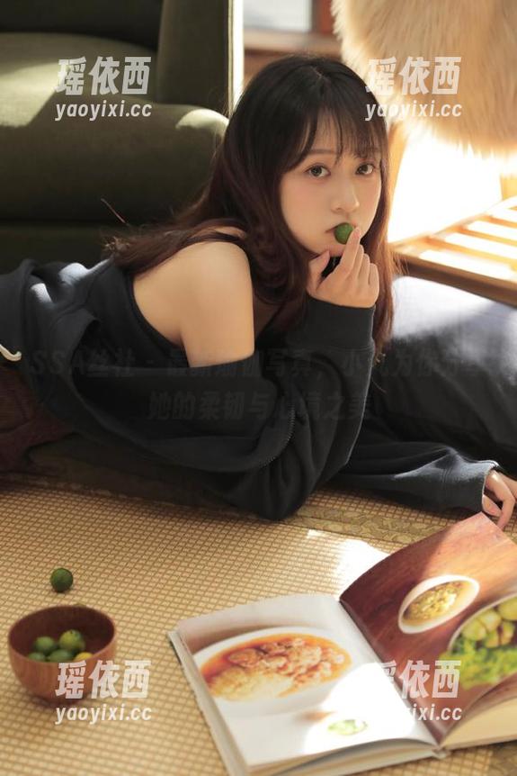 SSA丝社-小九 SSA丝社 - 最新瑜伽写真,小九为你分享她的柔韧与心境之美