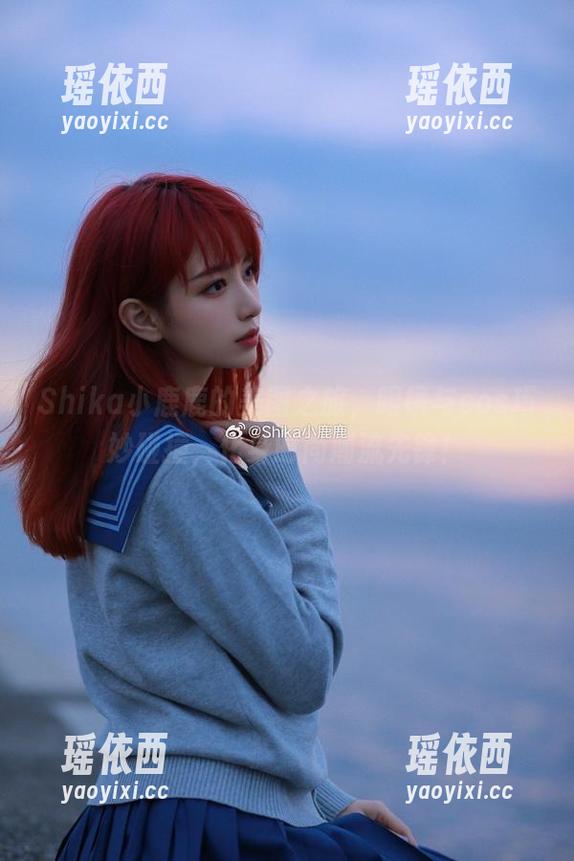 Shika小鹿鹿的美图之旅，眼镜与cos巧妙碰撞，化身时尚潮流先锋！