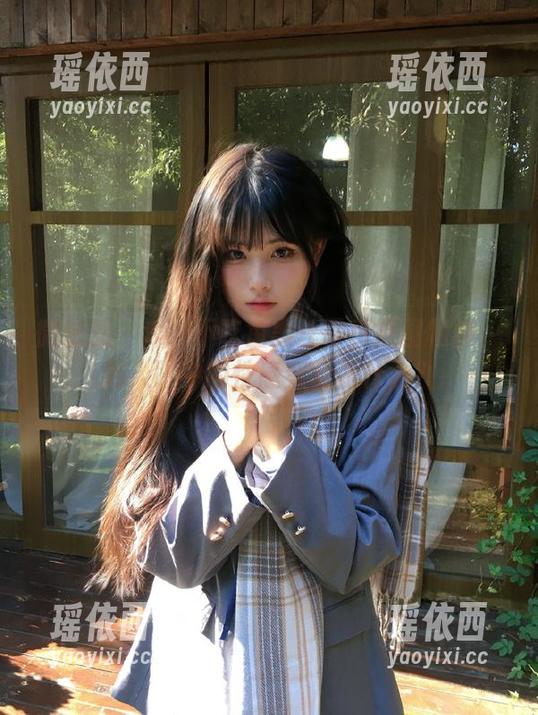 Sia不吃鱼 微密圈 - Sia不吃鱼黑丝写真原图畅聊:男人眼中的性感究竟是什么?