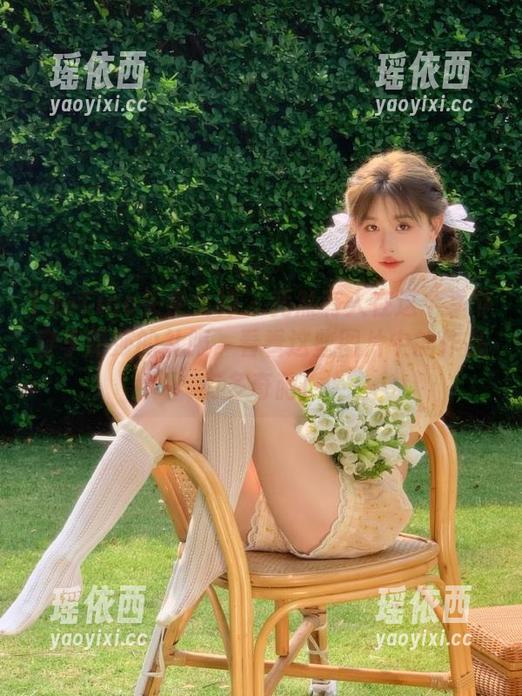 TouTiao头条女神-李丽莎 TouTiao头条女神 - 竟然有人在这个季节穿李丽莎的礼服,看看这些图片中的作品有多奇葩!