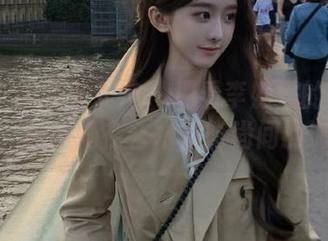 TouTiao头条女神 – 观看李媛媛的自拍写真，领略她在艺术与时尚间的游走