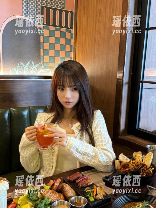 TouTiao头条女神 - 可爱少女苏子淇精选套图，如春风般轻盈的青春气息