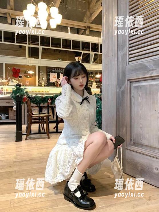 UGirls尤果网-Angela楚楚 UGirls尤果网 - 一起探寻Angela楚楚女王的在线写真资源,原来女王的背后也有不少低谷时刻!