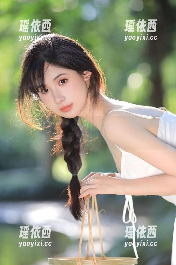 UGirls尤果网 - 倪叶腾白裙写真合集发布：免费畅游，带你进入梦幻时光隧道！