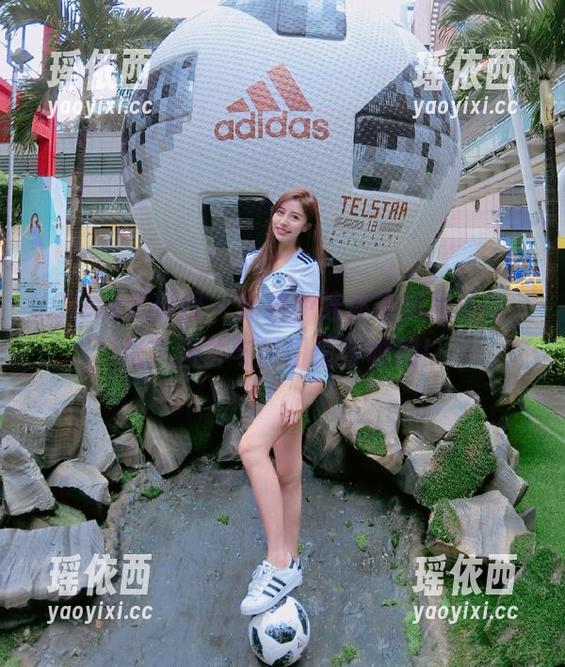 UGirls尤果网 - 徐梓伊连体衣风格多变，绝美图片与原图值得收藏！