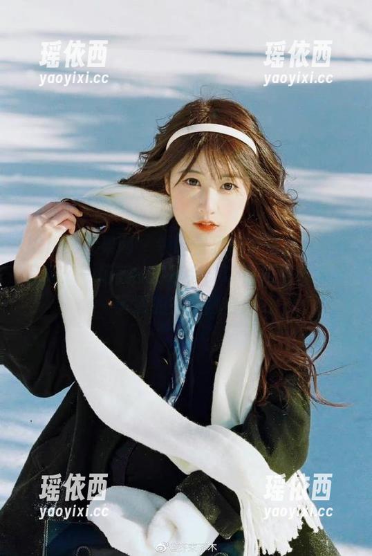 UGirls尤果网-景思晴 UGirls尤果网 - 领略景思晴裤里丝写真作品集:一场美的分享会,带你感受艺术与诱惑的完美融合!
