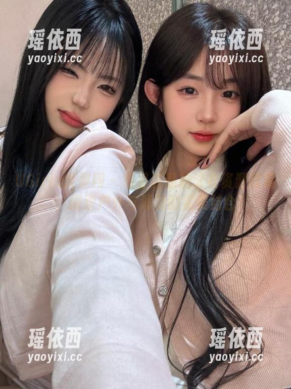 UGirls尤果网 - 绮里嘉私拍泳衣资源欣赏，探索户外与海滩的完美结合
