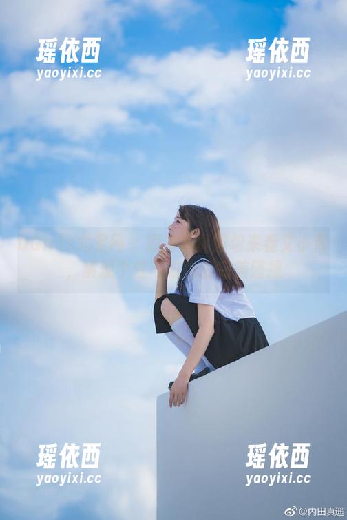 UGirls尤果网 - 短裤写真图包来看艾小青，展现个性与时尚的完美碰撞