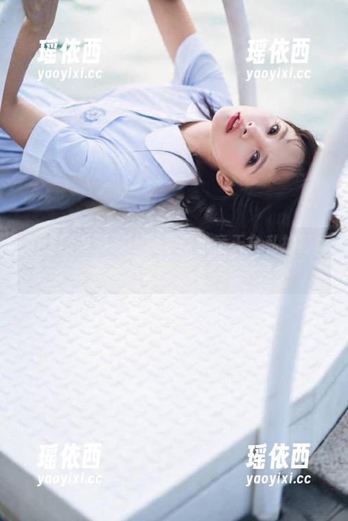 UGirls尤果网 - 探索芊小童天台私拍写真，感受不一样的生活美学与艺术