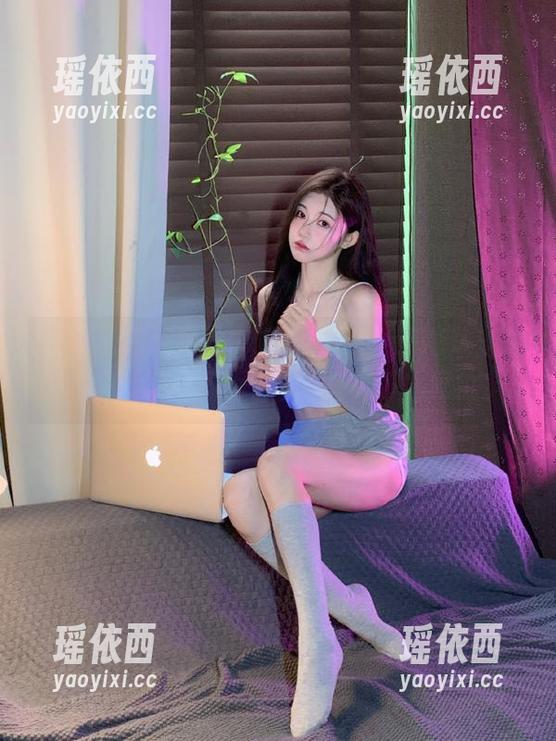 UGirls尤果网 - 清新动人！谭晓彤泳池私拍美图，带你进入一个梦幻世界！