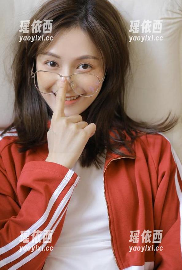 UGirls尤果网-陈幼伊 UGirls尤果网 - 陈幼伊女神的优雅与魅力,尽在网盘最新写真,快来一探究竟!