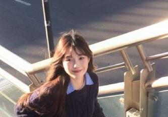 探索Uhye(이유혜)的美腿世界：高清美图完美呈现动人身姿