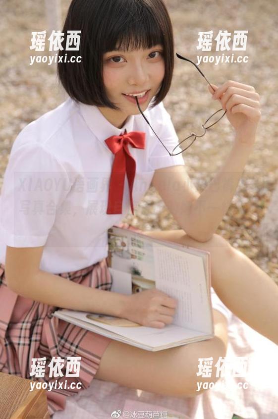 XIAOYU语画界 - Angela小热巴裤里丝写真合集，展现自信优雅的她不一样的风格