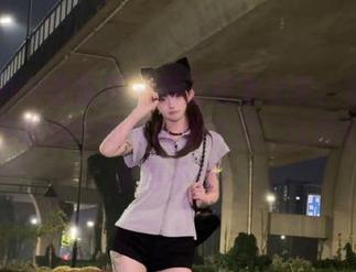 XIAOYU语画界 – 高清图集分享：看看林乐一在瑜伽中如何抵御岁月，让我们都羡慕得不行！