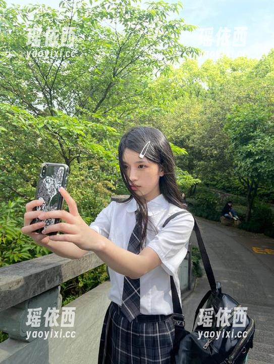 XINGYAN星颜社 - 在夏天与李丽莎相遇：一场美图合集的视觉盛宴