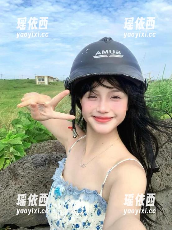 XINGYAN星颜社 - 夏季必备！获取黄寒娜最新短裤写真资源，完美搭配你的时尚清单！