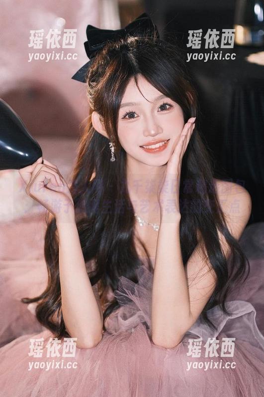 Xiuren秀人网 - 九千柒柒日常精选图包：畅游于悠闲生活与艺术表达的交汇点