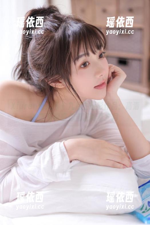 Xiuren秀人网 - 九月生摄影作品：高清校园写真带你重温青春岁月