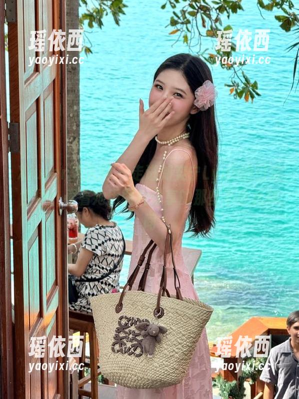 Xiuren秀人网-刘奕宁Lynn Xiuren秀人网 - 走进刘奕宁Lynn的日常世界,看看她用图片分享的那些不平凡瞬间