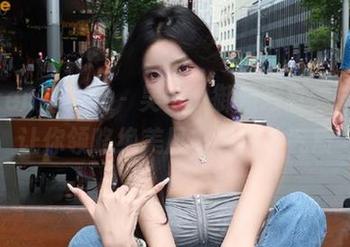 Xiuren秀人网 – 吴小小御姐写真集分享，让你领略绝美风格与灵动气质