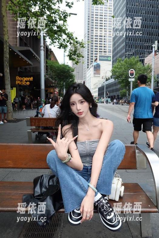 Xiuren秀人网 - 吴小小御姐写真集分享，让你领略绝美风格与灵动气质
