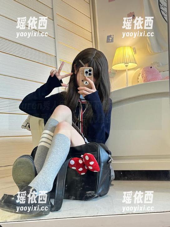 Xiuren秀人网 - 一同下载周大萌长腿写真，感受她的时尚与优雅在镜头前绽放