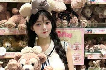 Xiuren秀人网 – 探索噜噜妞儿的连体衣美图合集，让你领略她独特的艺术风格