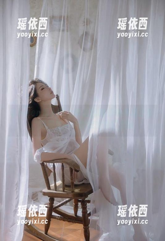 Xiuren秀人网-夏甜甜 Xiuren秀人网 - 夏甜甜的秘书作品分享,记录每一个瞬间的夏日韵味