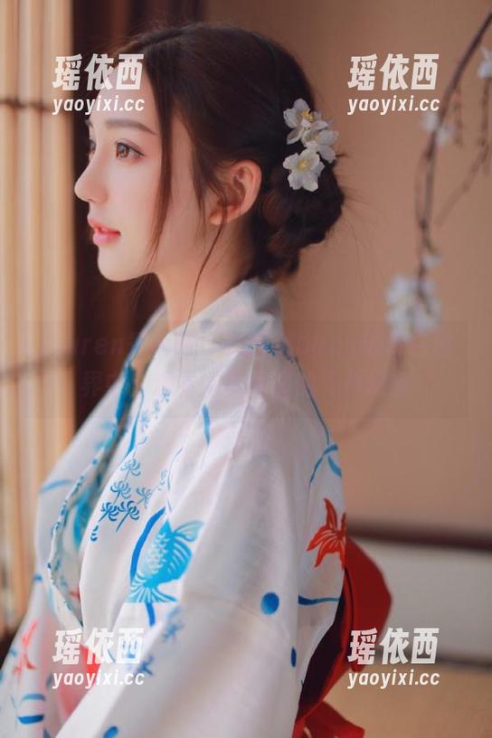 Xiuren秀人网 - 在娜娜baby的纯白世界中，观看她写真里的无尽幻想