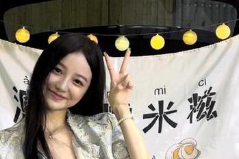 Xiuren秀人网 – 安然anran校园瞬间：精选写真作品集揭示她的内心世界