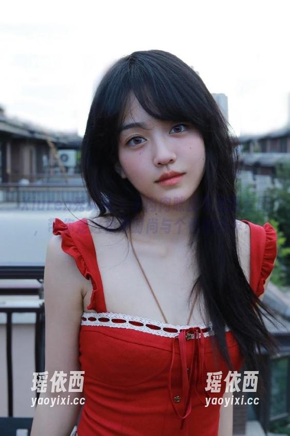 Xiuren秀人网-小肉肉咪 Xiuren秀人网 - 小肉肉咪皮衣美图套图,带你走进极致时尚与个性的世界!