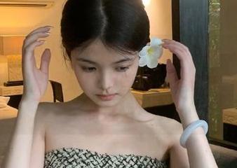 Xiuren秀人网 – 追随小蛮妖_honey的步伐，最新图册中那些秘密让你感受未知的魅力！