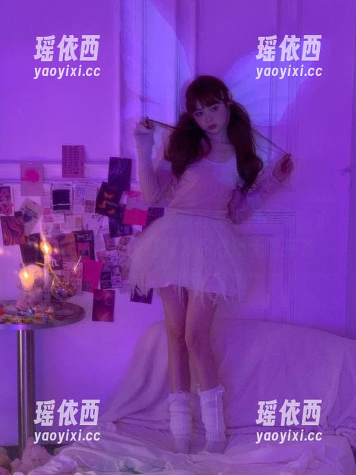 Xiuren秀人网 - 定制写真不再孤单，小蛮妖yummy红裙为你增添无限芬芳